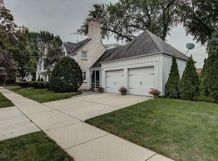 9009 W Clarke St, Wauwatosa, WI