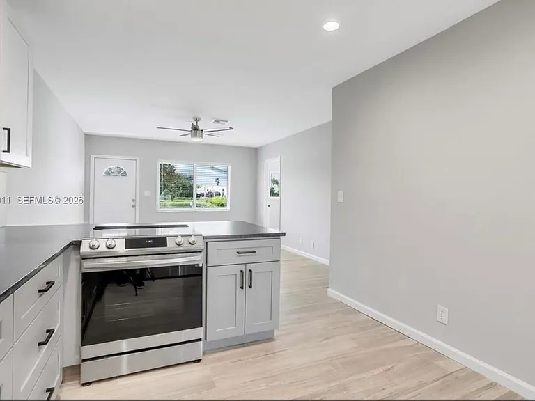 2550 N Dixie Hwy #2570 — Photo 3