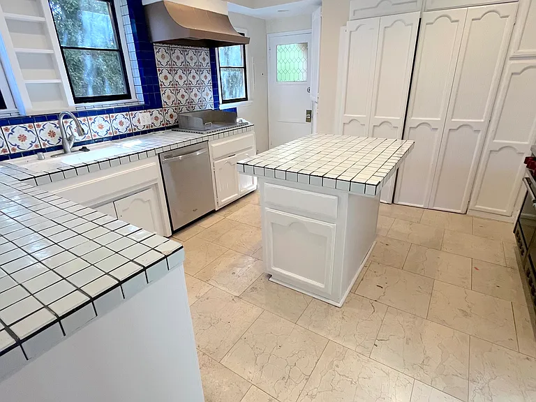 223 S Gale Dr #1/2 — Photo 9