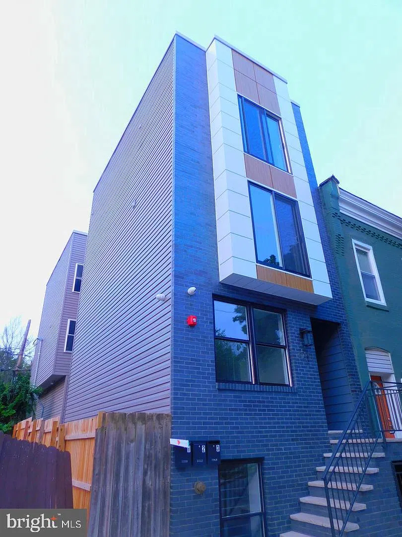 2 bed, 2.0 bath, 1300 sqft, $1,600 — Photo 2