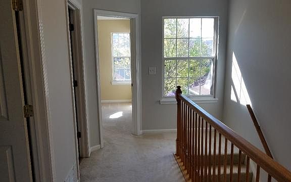 4th image of 127 Polaris Dr