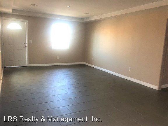 2nd image of 10952 Wilmington Ave #1/2