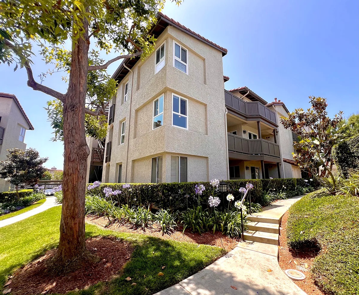 Building Photo - 50 Corniche Dr #G
