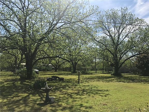 3rd image of 165 County Road 4870