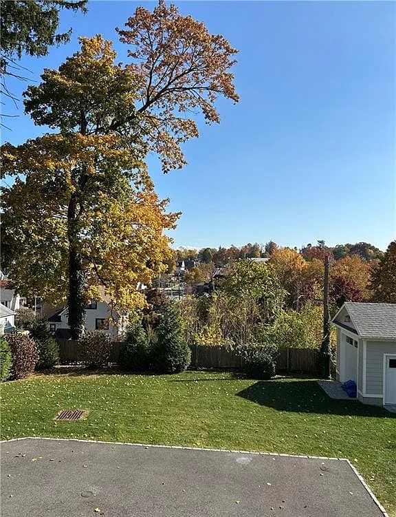 4 bed, 3.5 bath, 2600 sqft, $7,400 — Photo 4