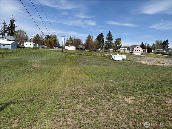5th image of 401 E Willow Street