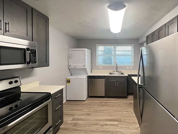4th image of 204 NW 18th St APT 1