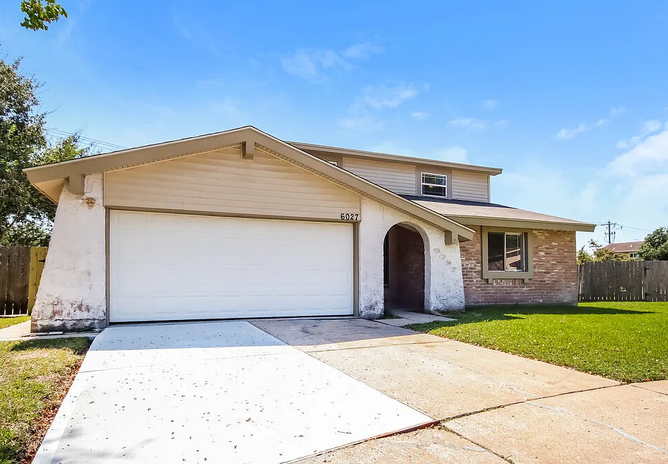 6027 Leafwood Cir