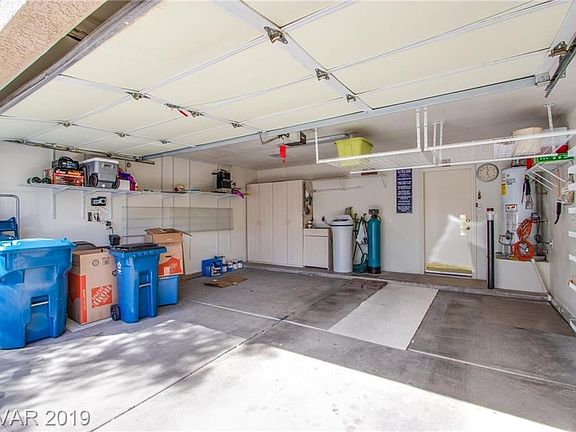 5th image of 10196 Birch Bluff Ln