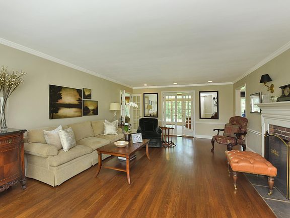 3rd image of 74 Country Club Dr