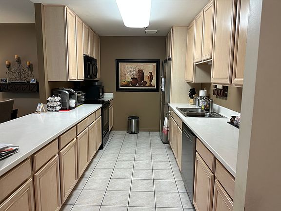 4th image of 77 S Evergreen Ave Unit 208
