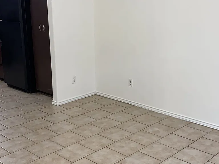 2407 Moonlight Ln #4 — Photo 8