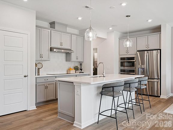 5th image of 707 Bowery Pl