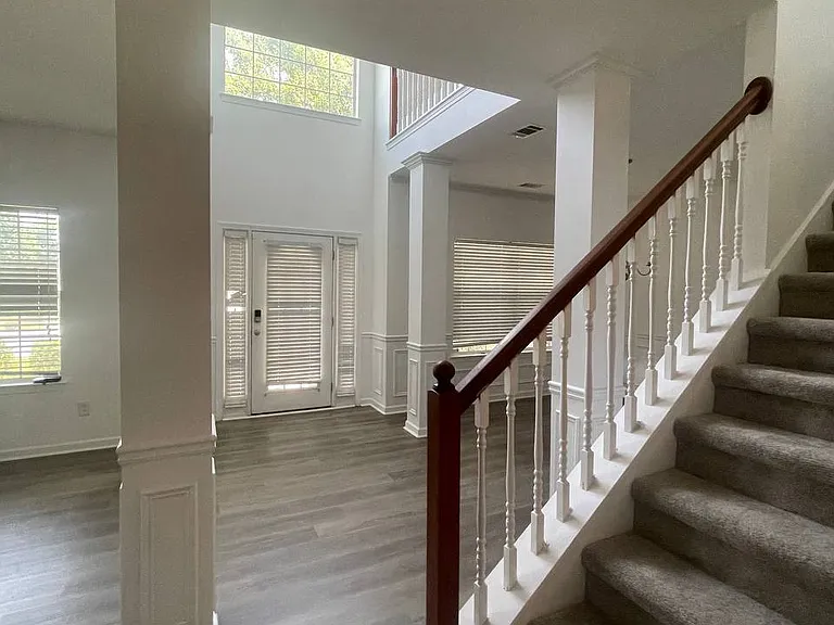520 Lakeridge Ct — Photo 16