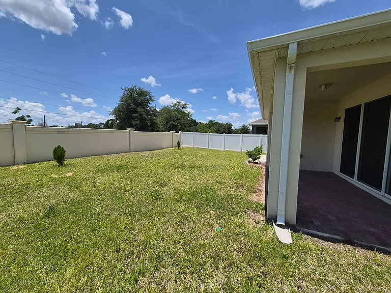 1257 Hendon Loop — Photo 18