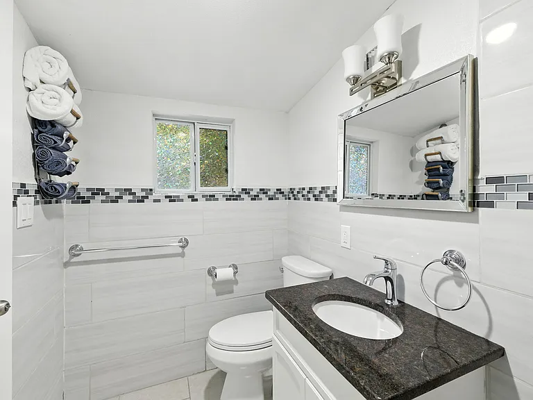 629 Delmar St — Photo 8