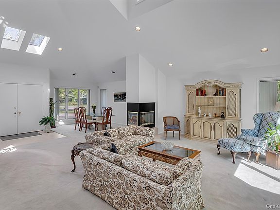 4th image of 6 Gerriet Court