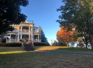 1 W Mount Nord St, Fayetteville, AR 72701