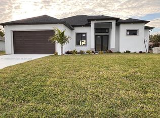 2122 NE 14th Pl, Cape Coral, FL 33909