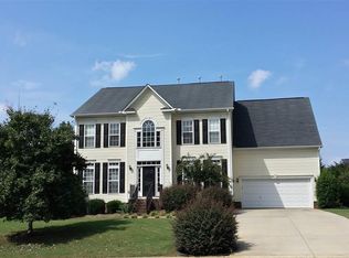 100 Winding River Ln, Simpsonville, SC 29681