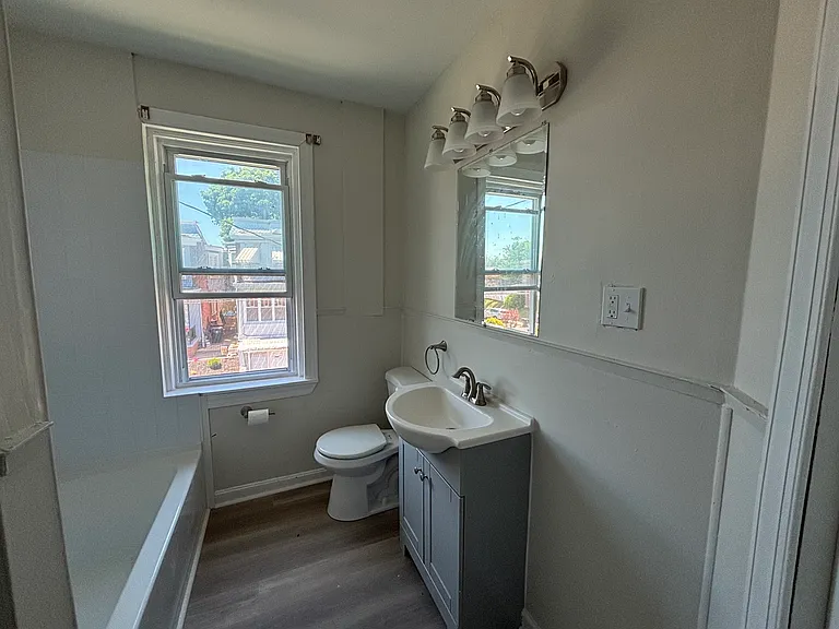 2401 N West St — Photo 10