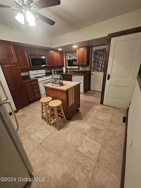 5th image of 104 S Perry Street