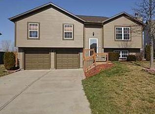 104 NW 114th Ter, Kansas City, MO 64155