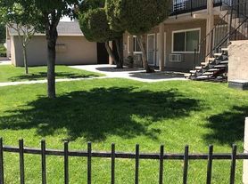 417 E Avenue Q3, Palmdale, CA