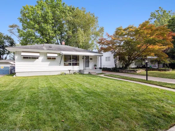 814 Gilman St, Garden City, MI 48135