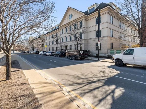 65 Chelsea St APT 103, Boston, MA 02129