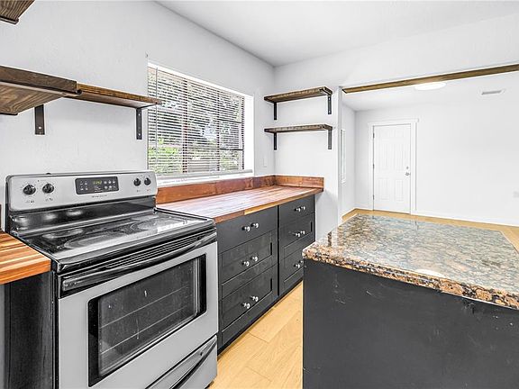 4th image of 2000 27TH AVENUE N