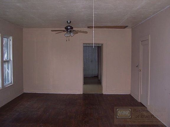 4th image of 813 E Filmore Ave