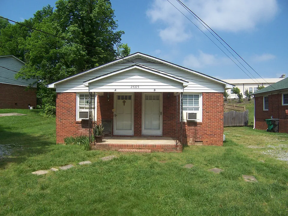 2605 Guyer St