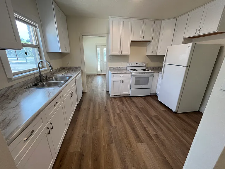 247 N 1100 W — Photo 10