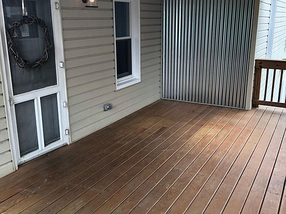 deck - kitchen entrance