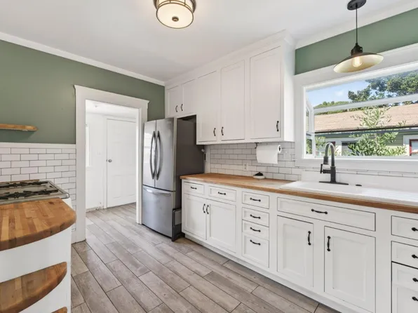 6677 Brann St, Oakland, CA 94605