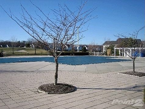 Exclusive outdoor pools on Golf Course