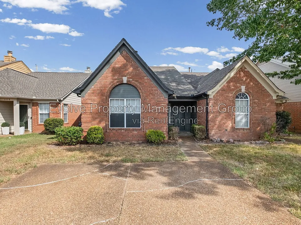 7782 Shadowland Dr