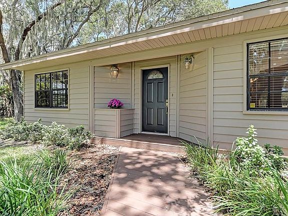 3rd image of 5807 22nd Avenue Dr E