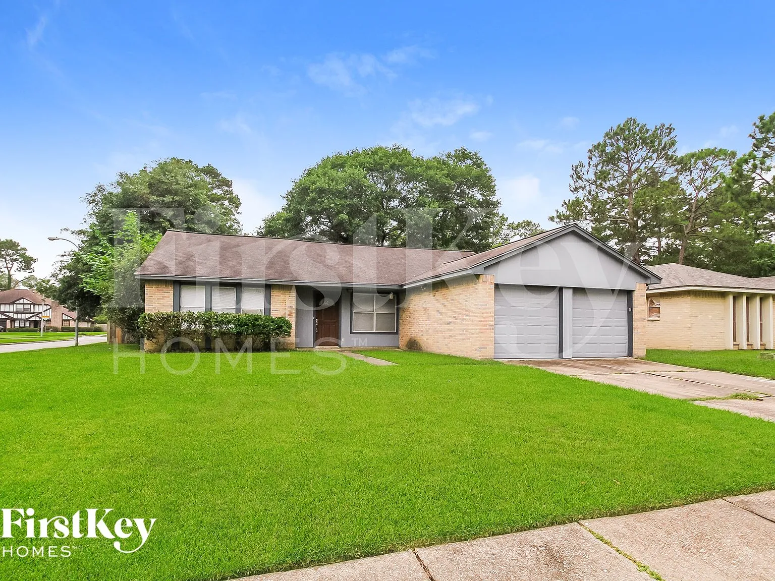 4 bed, 2.0 bath, 1914 sqft, $2,180 — Photo 2