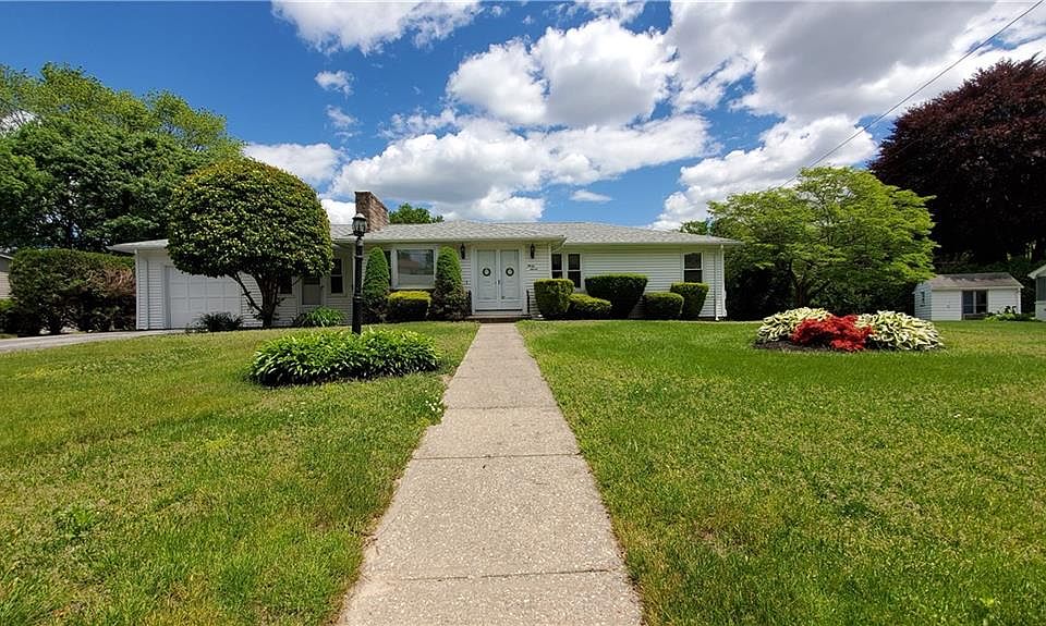 1st image of 37 Redwood Dr