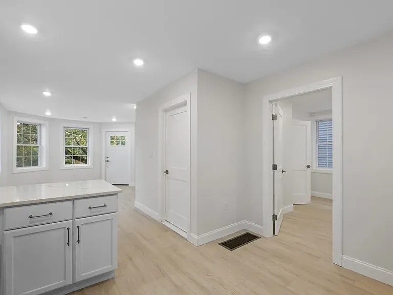 157 Boston St #1 — Photo 4