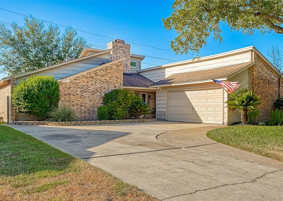 1st image of 2822 Colony Dr