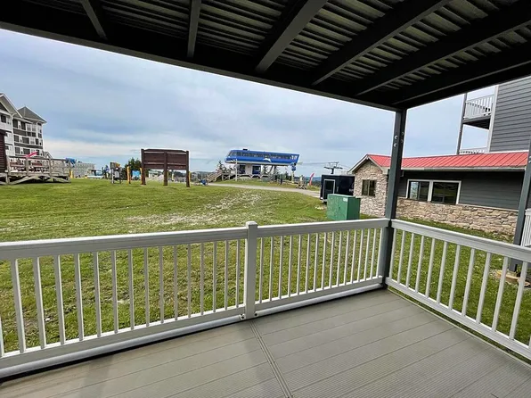 122 Mountain Ldg, Snowshoe, WV 26209