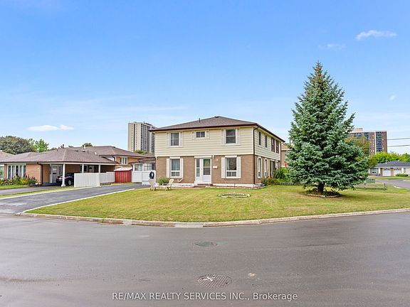 3rd image of 34 Cathcart Cres