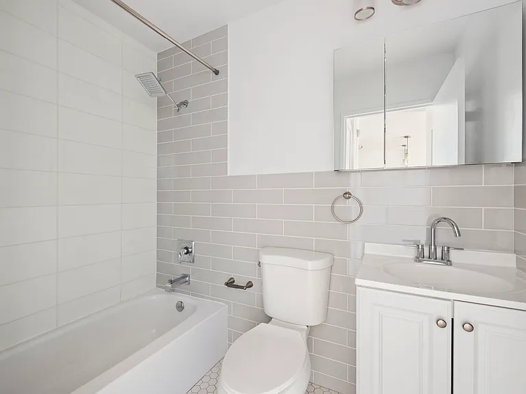 301 W 53rd St #17G — Photo 9