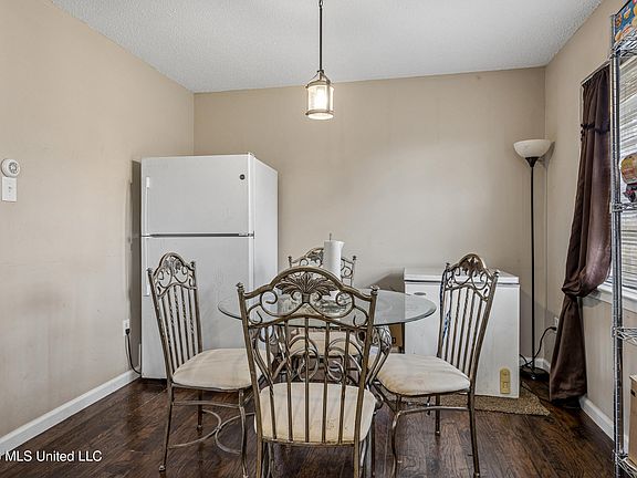 5th image of 6160 Lynnfield Rd