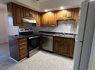 16950 Woodland Dr #11, Three Rivers, MI 49093