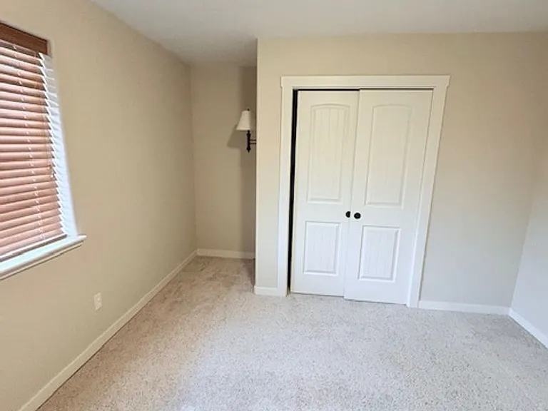 161 Northlake Ave — Photo 13