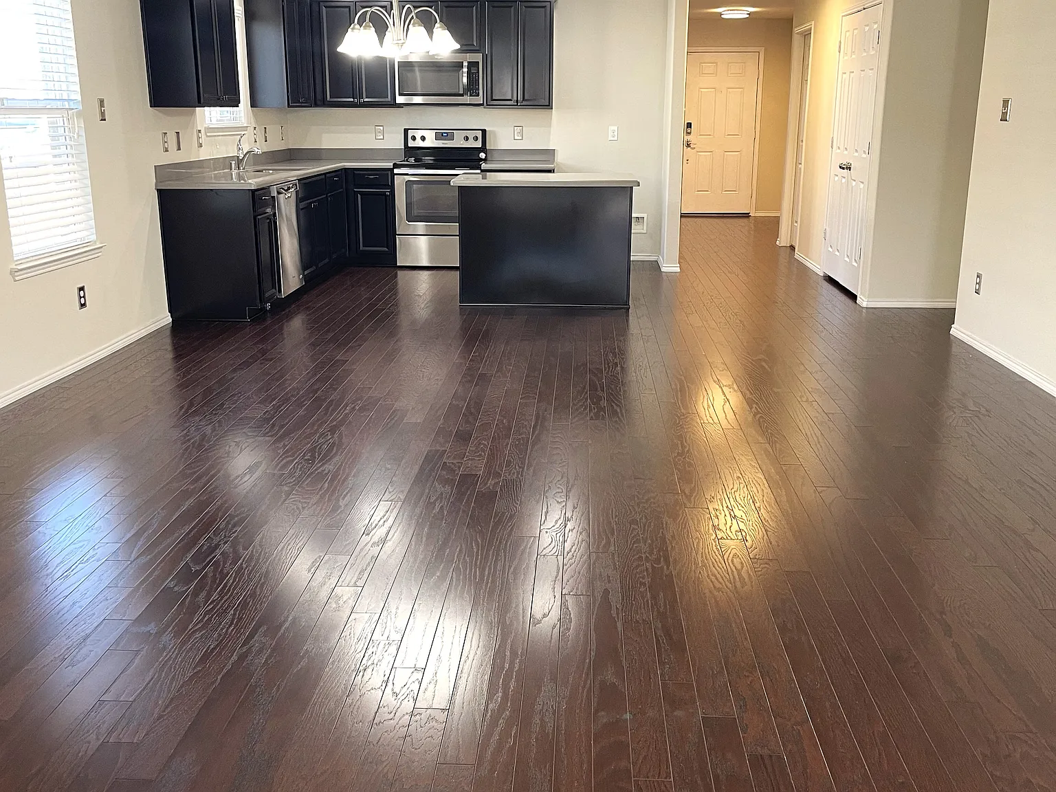 3 bed, 1732 sqft, $2,000 — Photo 2